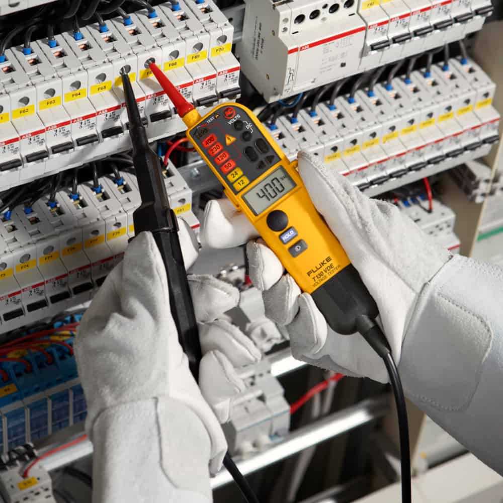 Fluke Voltage and Continuity Tester, CAT IV 600V, 6 to 690V