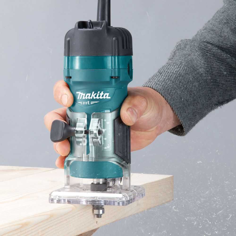 Makita M3700B