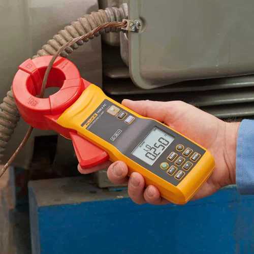 Fluke Earth Ground Clamp Meter, 1500Ω, 1000V AC, 40Hz to 1kHz 16302 FC