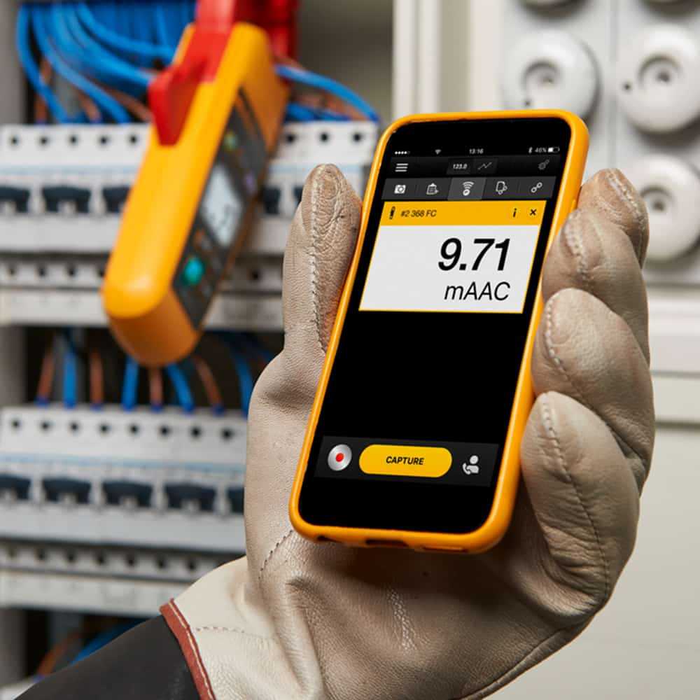 Fluke Leakage Current Clamp Meter, 60A, 40mm Jaw, CAT III 600V, with True RMS