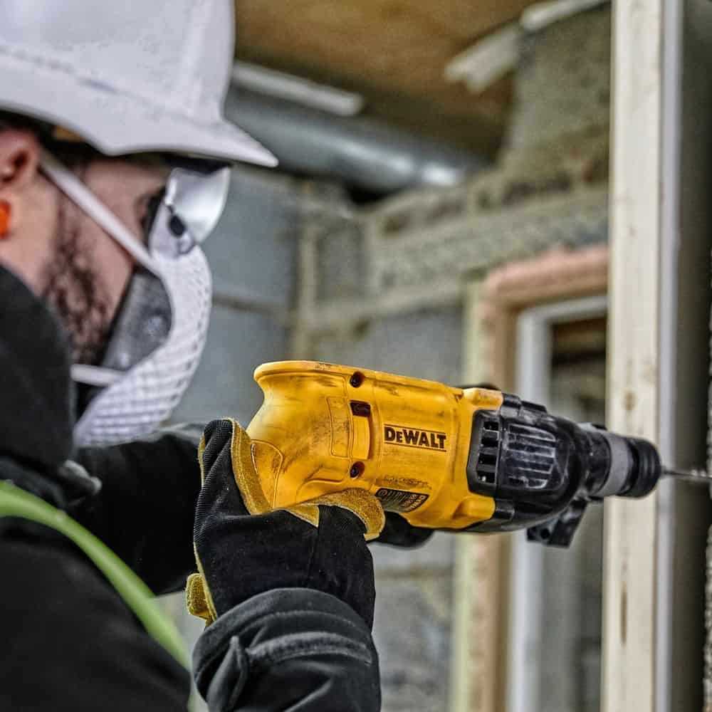 Dewalt 54V Cordless 48mm SDS-Max Rotary Hammer Drill with Active Vibration  Control, 10kg, Brushless Motor, with 2x 9.0Ah Li-ion Batteries, Charger and  Carry Case DCH733X2-GB: Shop Online at Best Price in UAE