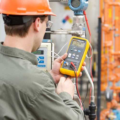 Fluke Electric Pressure Calibrator 12 to 100 PSI, 850 mBar to 8 Bar