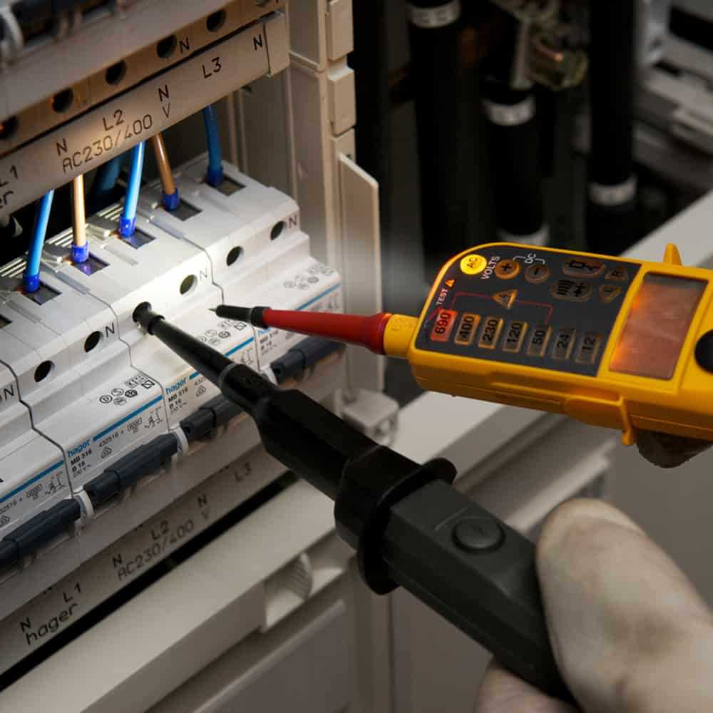 Fluke Voltage and Continuity Tester, CAT IV 600V, 6 to 690V