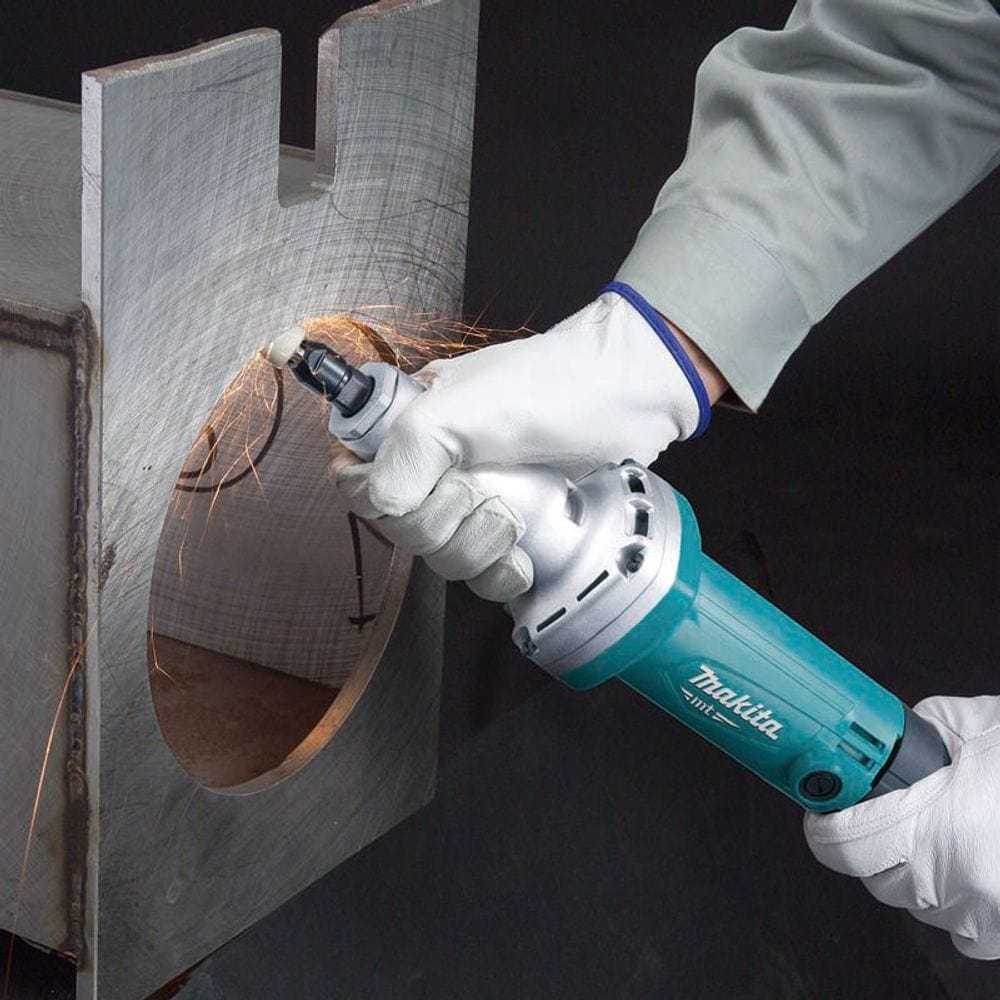 Makita M9100B