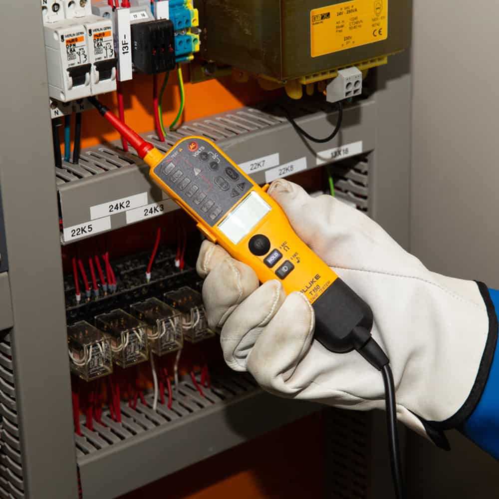 Fluke Voltage and Continuity Tester, CAT IV 600V, 6 to 690V