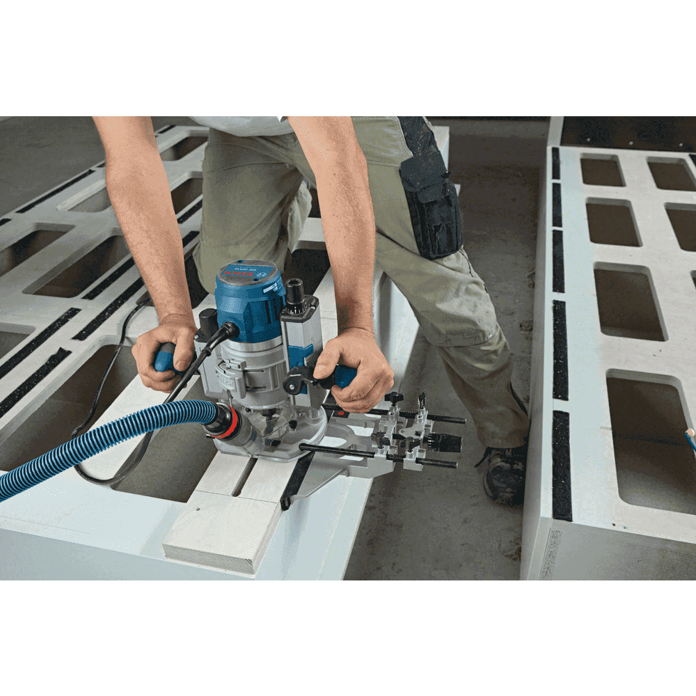 Bosch GOF 1600 CE