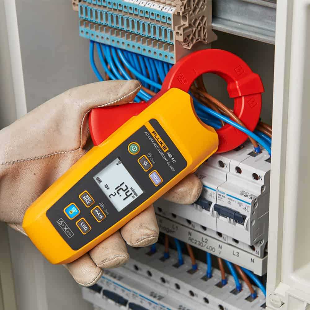 Fluke Leakage Current Clamp Meter, 60A, 40mm Jaw, CAT III 600V, with True RMS
